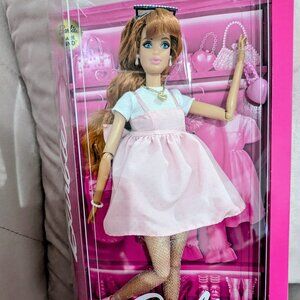 Deluxe Style Barbie (Midge) Fashion Doll